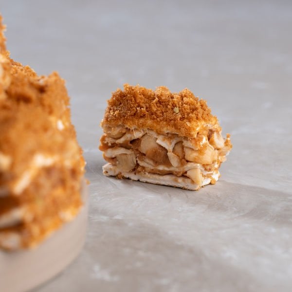 LOTUSLU FINDIKLI HÜNKAR